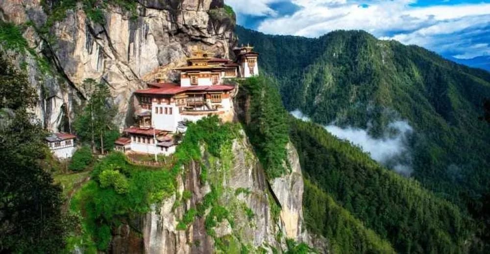 Bhutan 6 Days 5 Nights Drive in Drive out Tour hero image